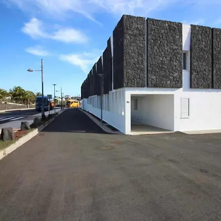 Monterey House Hébergement de vacances *