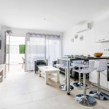 Monterey House Hébergement de vacances