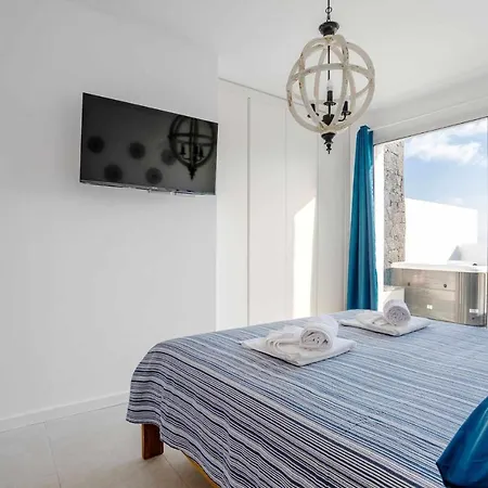 Monterey House Hébergement de vacances